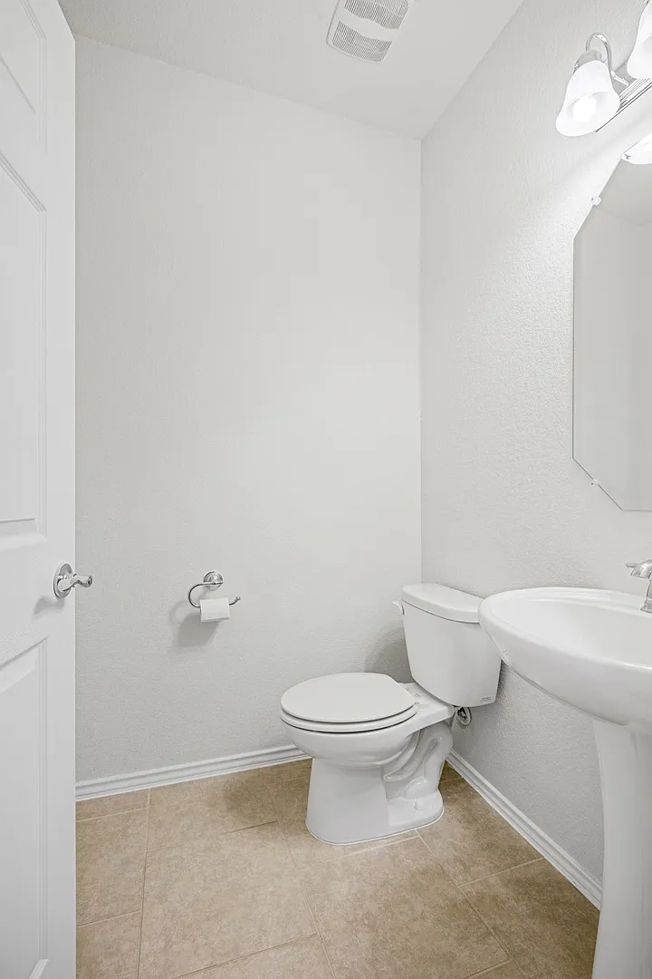 3 Bedroom, 2.5 Bath Home in North Austin — Photo 4