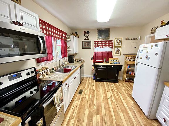 5th image of 1307 Main St