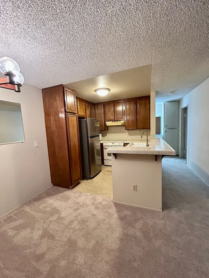Perfectly Located 1BD/1BA Condo Near Mission Bay! Only $2,295/mo! — Photo 3