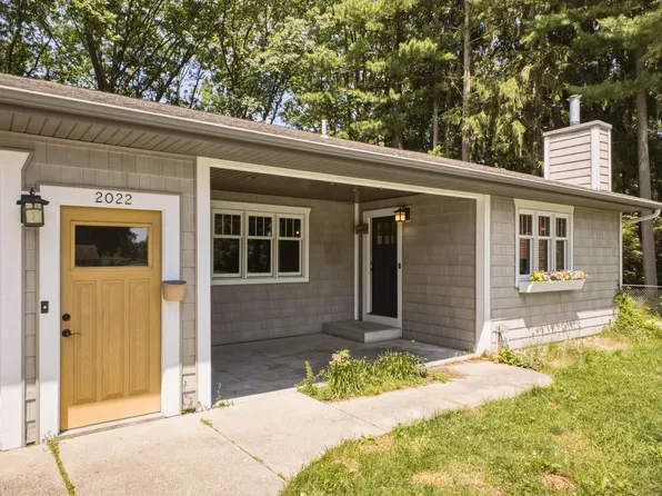 2022 W Swanson Ct, Muskegon, MI 49444