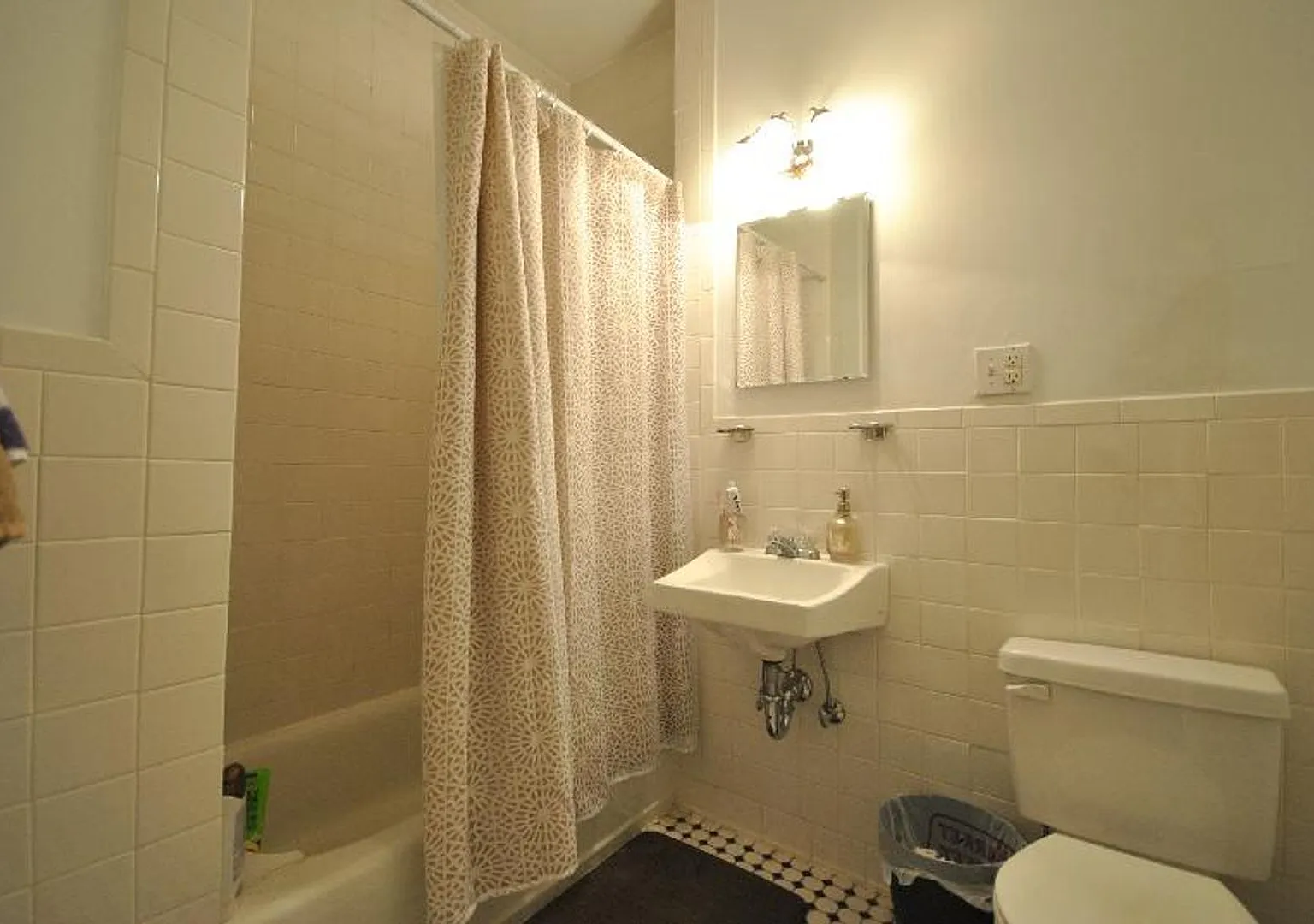 No Broker Fee! Brighton 2 Bed/1.5 Bath With C And D Line Access — Photo 4