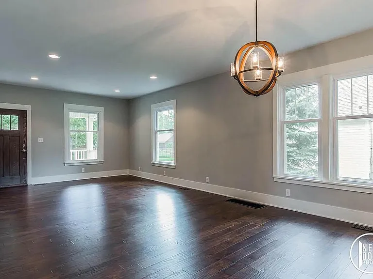 221 Sherman Ave — Photo 4