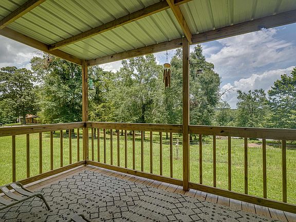 3rd image of 944 Joe Holton Rd