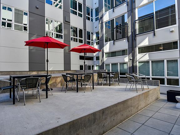 3rd image of 6105 Roosevelt Way NE APT 416