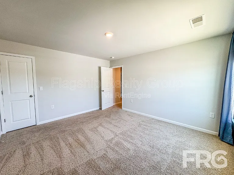 1313 Riverstone Dr — Photo 26
