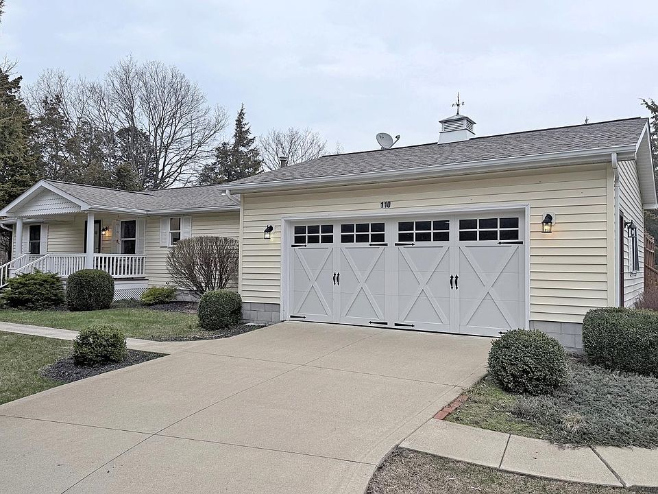 1st image of 110 Pickerel Dr