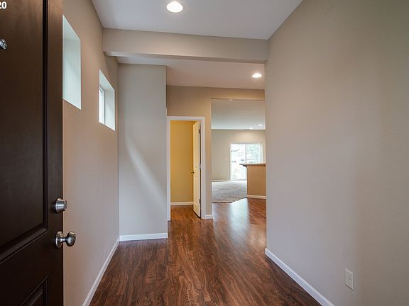 2nd image of 4023 SE Lone Oak St