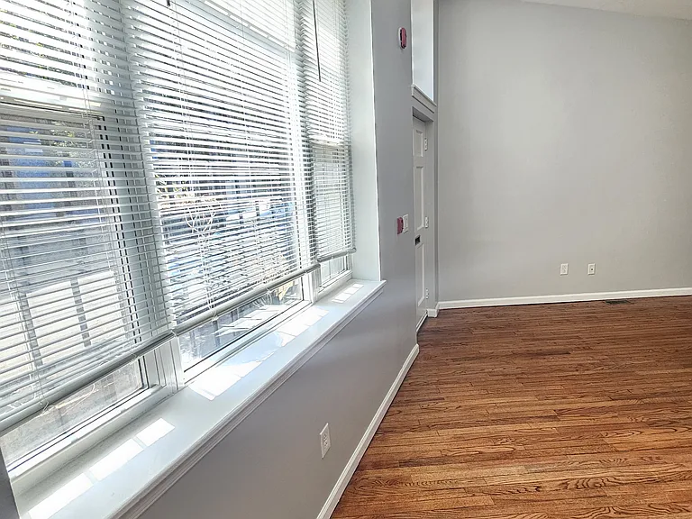 930 E Passyunk Ave — Photo 3