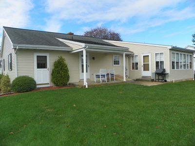 3 Meadow Ln, New Holland, PA, 17557