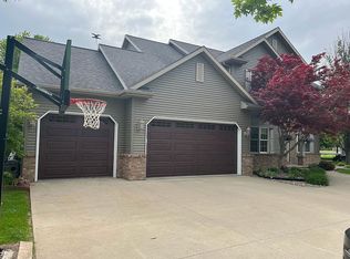 W5006 Mariearl Ln, Fond Du Lac, WI 54935