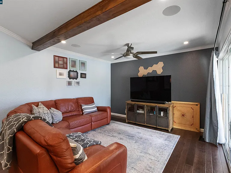 301 Domingo Ct — Photo 40
