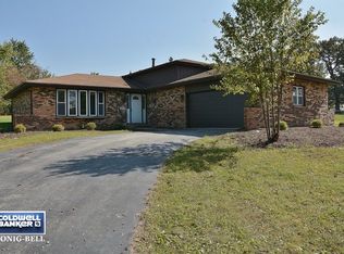 25055 S Whispering Oaks Ln, Crete, IL 60417