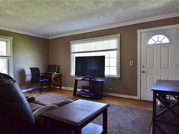 3rd image of 2951 NW Blvd Nw