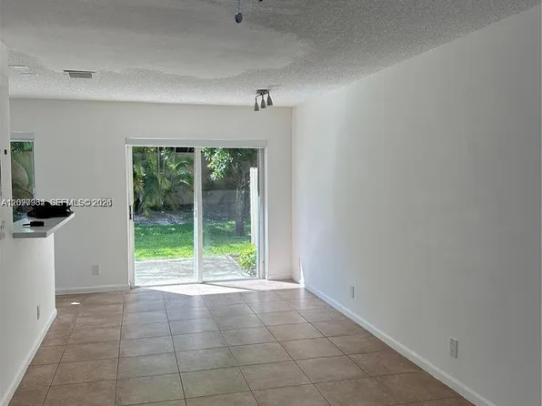 1435 SW 48th Ter, Deerfield Beach, FL 33442