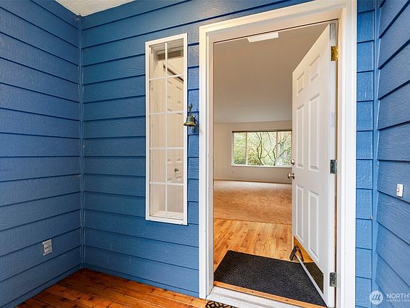 4th image of 165 Rhody Court