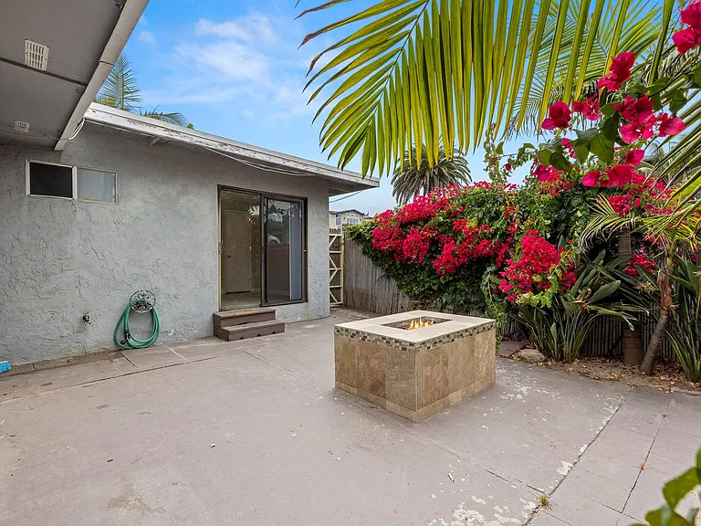 Carlsbad Blvd (Single Story Duplex) — Photo 19