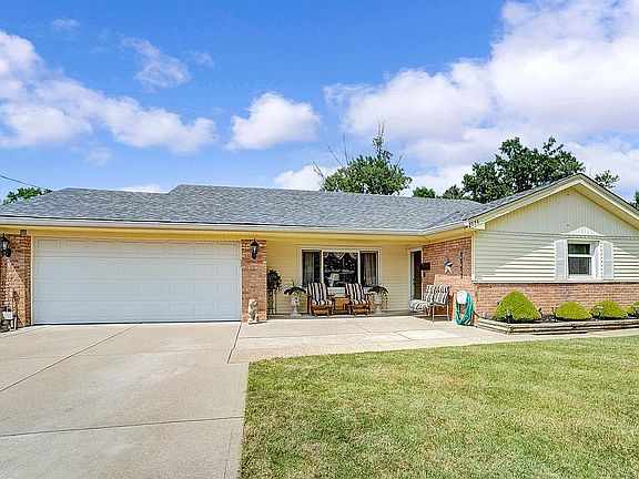 2nd image of 2874 Fairhill Dr