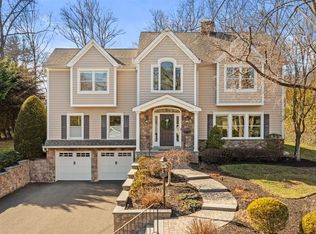 379 Butternut Ave, Wyckoff, NJ 07481