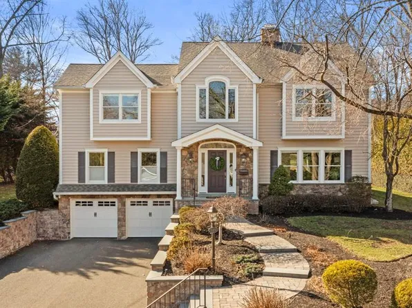 379 Butternut Ave, Wyckoff, NJ 07481