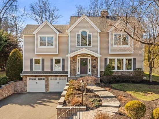 379 Butternut Ave, Wyckoff, NJ 07481