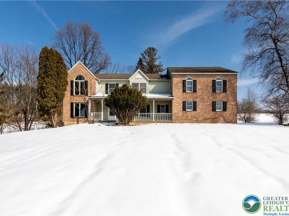 15 Spring Water Ct, Easton, PA 18042