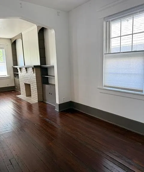 105 Florence Ave — Photo 5