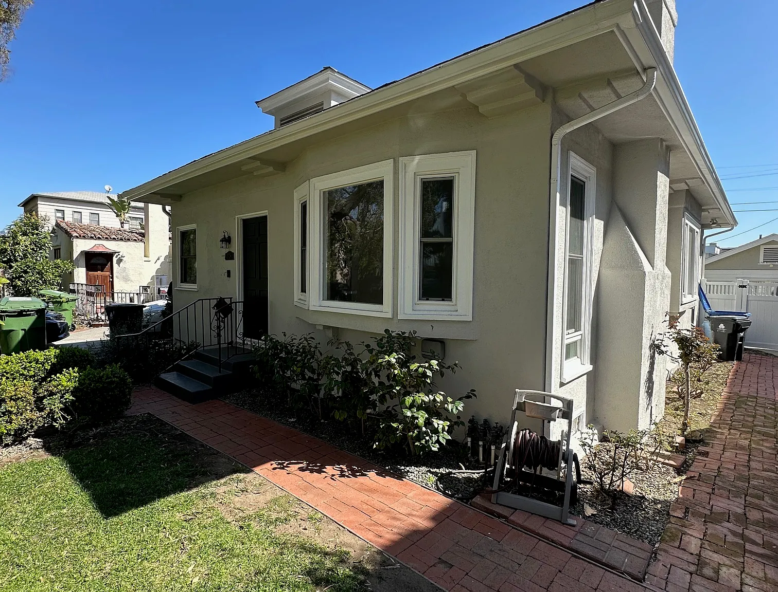 2 bed, 1100 sqft, $6,250 — Photo 2