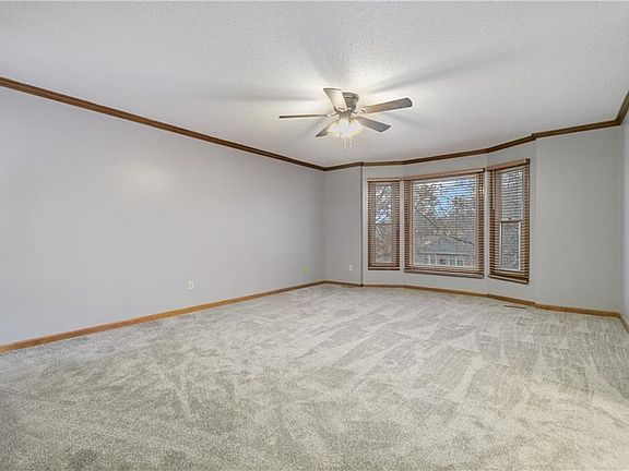 5th image of 1004 SW Stonecreek Dr