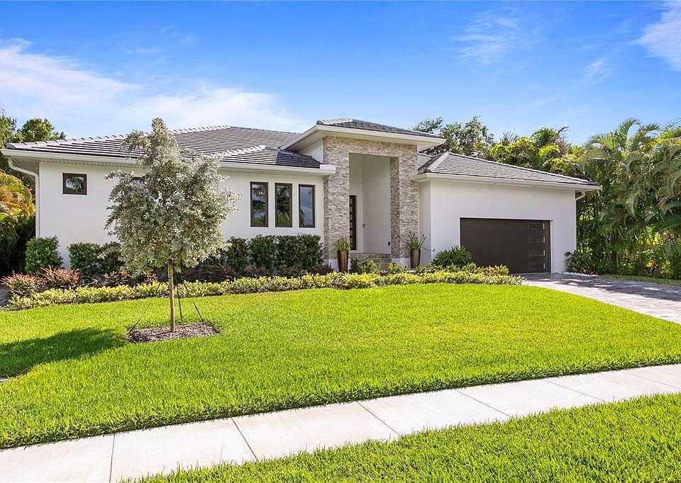 1st image of 6054 Pasadena Point Blvd