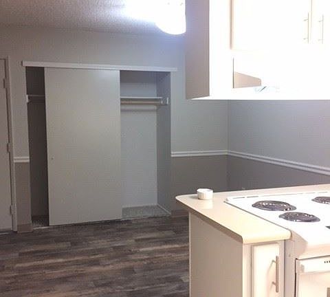 3rd image of 4901 Stamas Ln #5