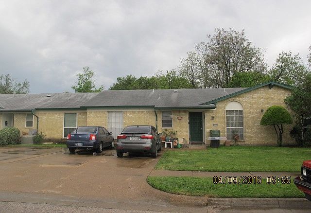1st image of 1028 Pleasant Valley Ln
