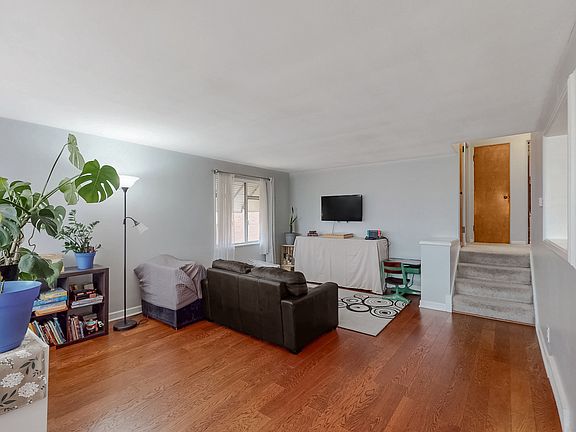 5th image of 86 Broadway Ave