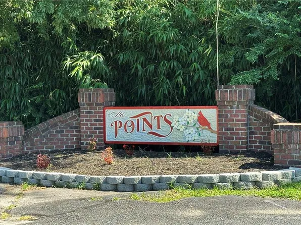 7735 The Points Pl #904, Gloucester Point, VA 23062