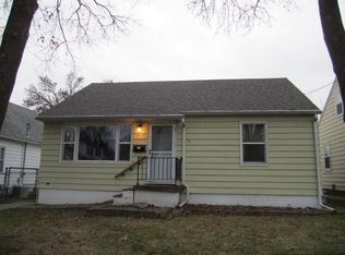 2018 9th St SW, Cedar Rapids, IA 52404