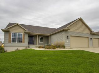 4826 Yellowstone Dr, Waterloo, IA 50701