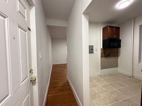 2nd image of 272 Monticello Ave #1E