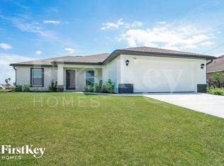 1215 NE 2nd Pl, Cape Coral, FL 33909