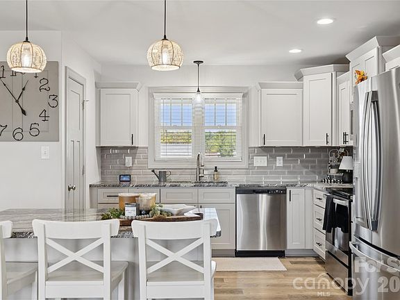 5th image of 142 Alf Hoover Rd