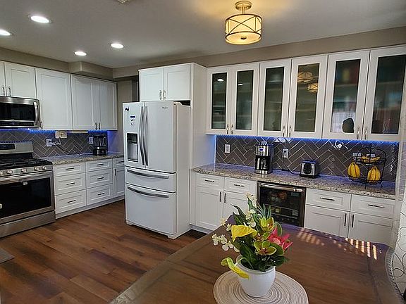 4th image of 1441 W Lark Dr