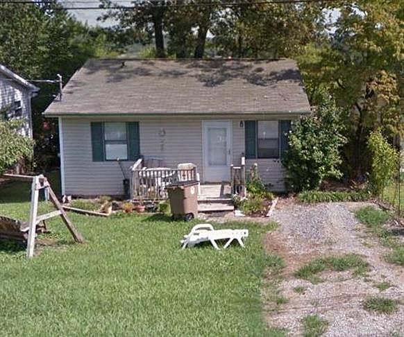 1st image of 4920 Woodglen Dr