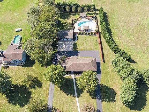 2nd image of 634 Union Rd