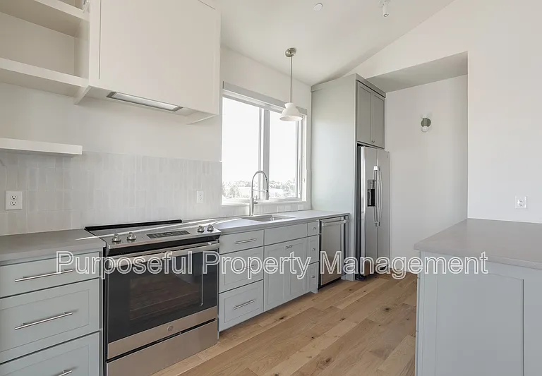 934 Hangar Dr #9 — Photo 12