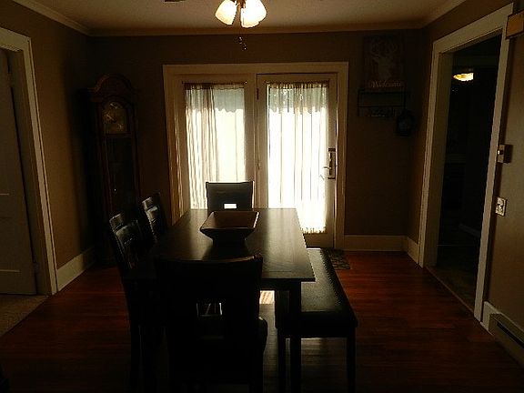 4th image of 472 Elmwood Dr