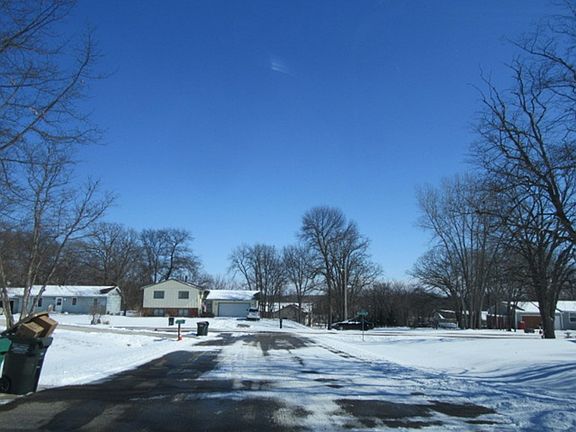 4th image of 2200 Lakepark Pl