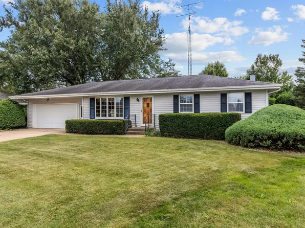 132 Oak Ct, Berlin, WI 54923