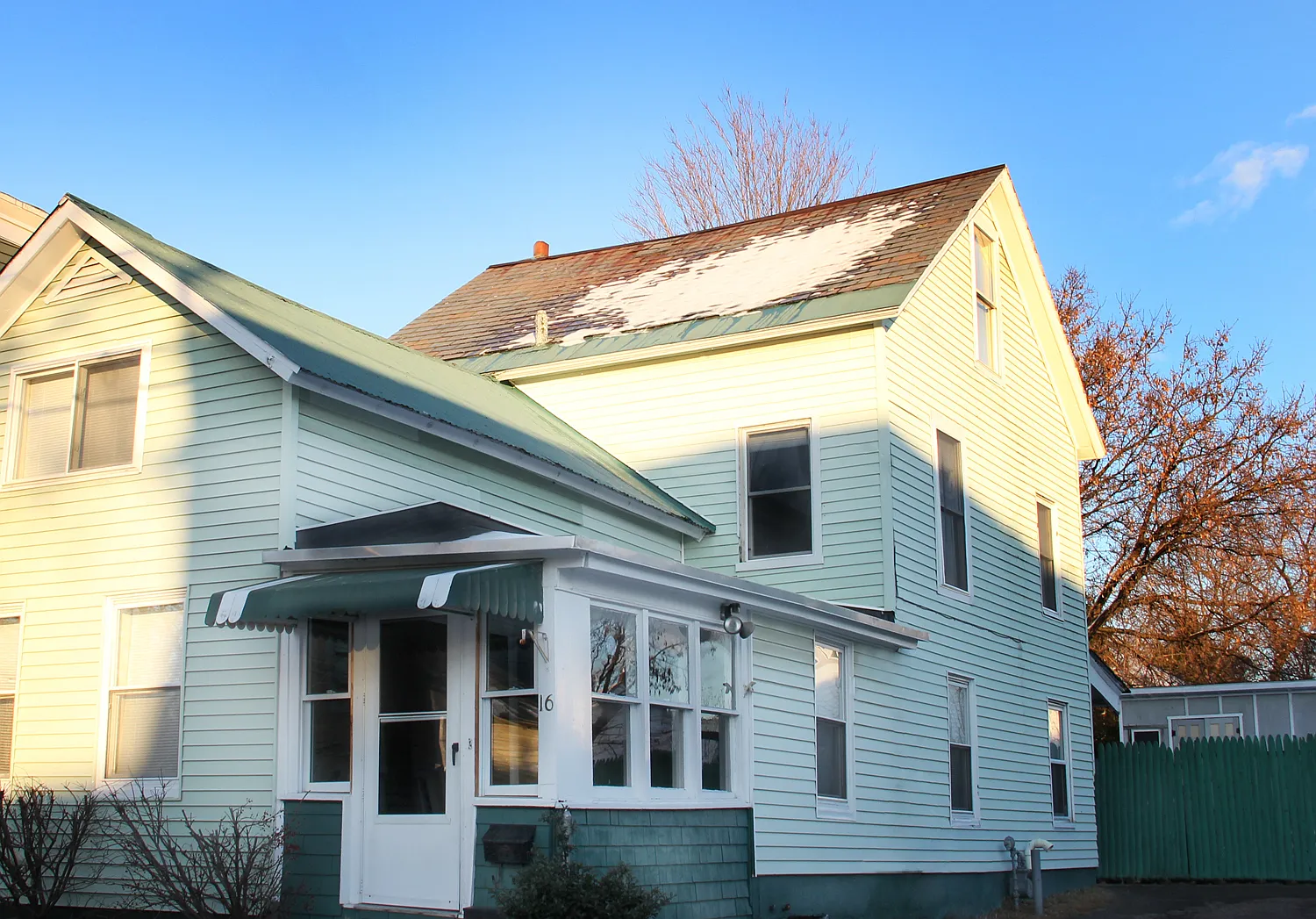 5 Bedroom House for Rent in Burlington, VT | 16 Rose St | Near UVM & Champlain | June 2027 — Photo 1