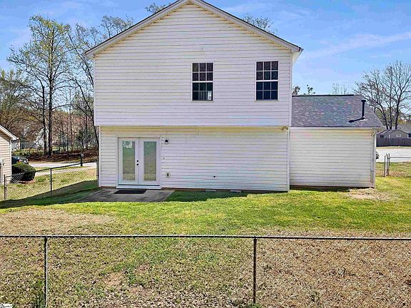 3rd image of 132 W Corley Ln