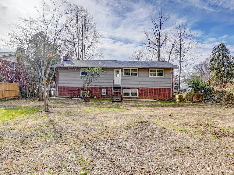 6417 Earlham Dr — Photo 33