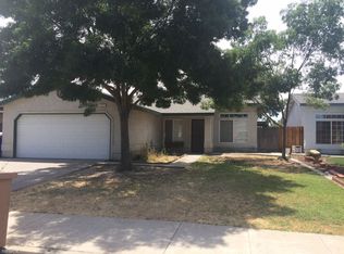 883 Marconi Dr, Hanford, CA 93230