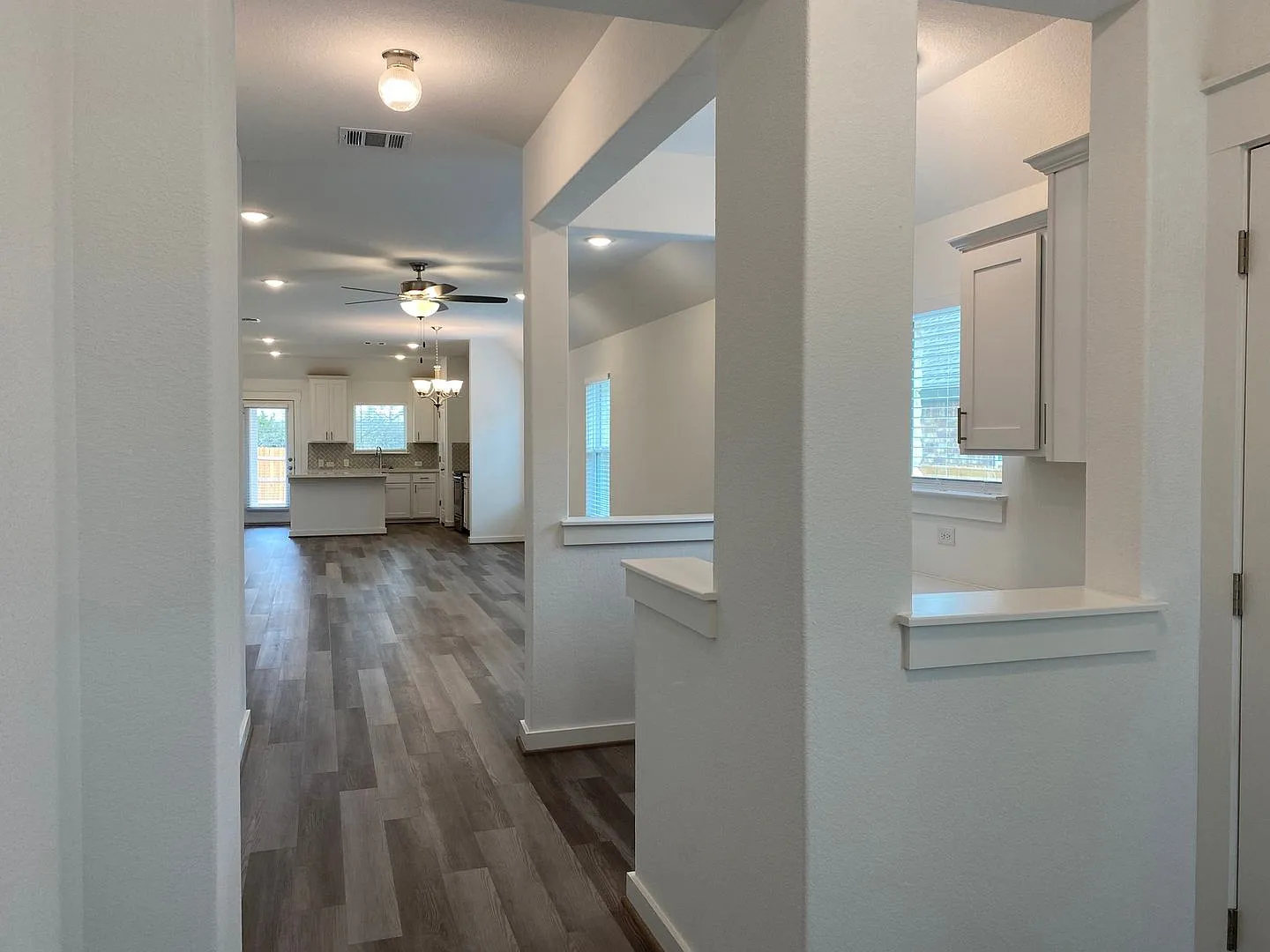 Gorgeous 3 bed / 2 Bath in Oaks at San Gabriel — Photo 3